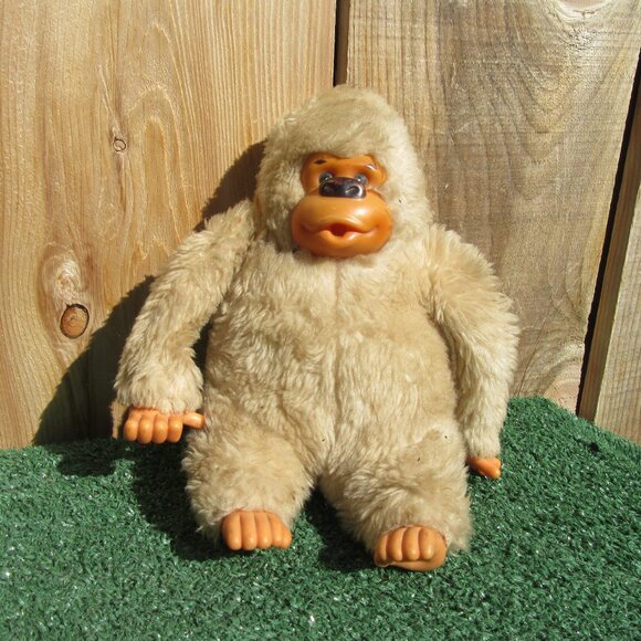Set of 2 Vintage Gorilla Monkey Thumb/Banana Sucker Plush Stuffed Animal Gonga - Picture 3 of 10
